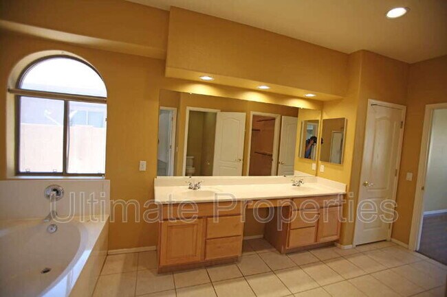 Building Photo - 6336 W Misty Willow Ln