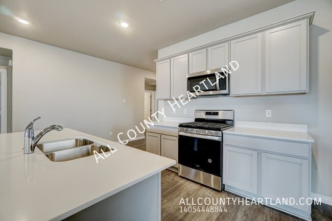 Building Photo - 10512 NW 26th St