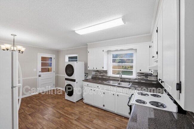 Building Photo - 1019 Carmel Dr