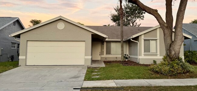 Primary Photo - 5810 NW 37th Ave