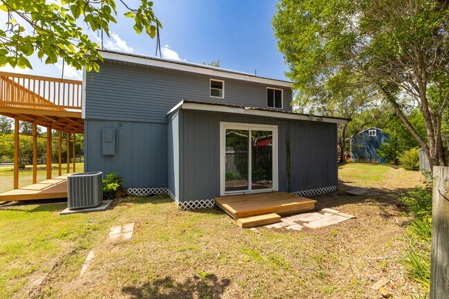 Building Photo - 314 Short St