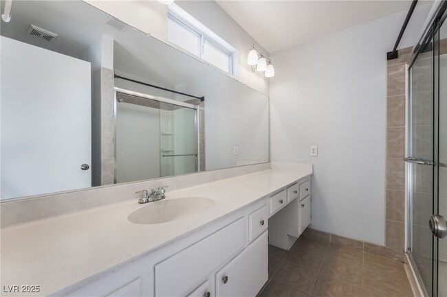 Building Photo - 5761 Cloverleaf Cir