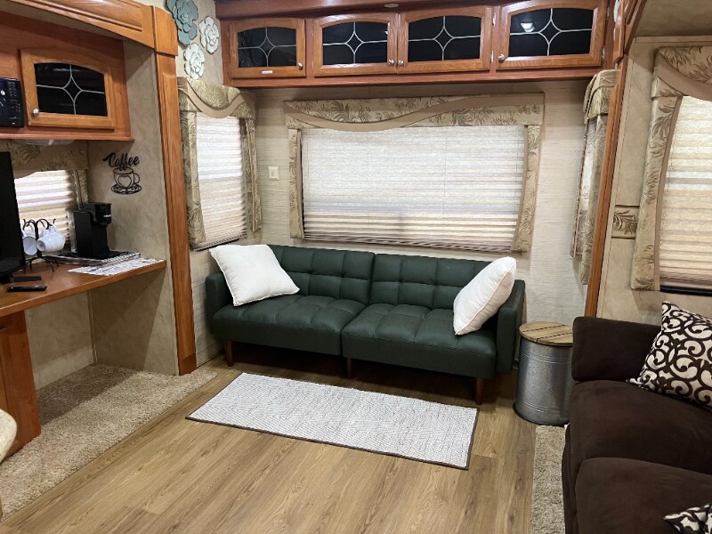 Building Photo - 7560 Chelsea Rd