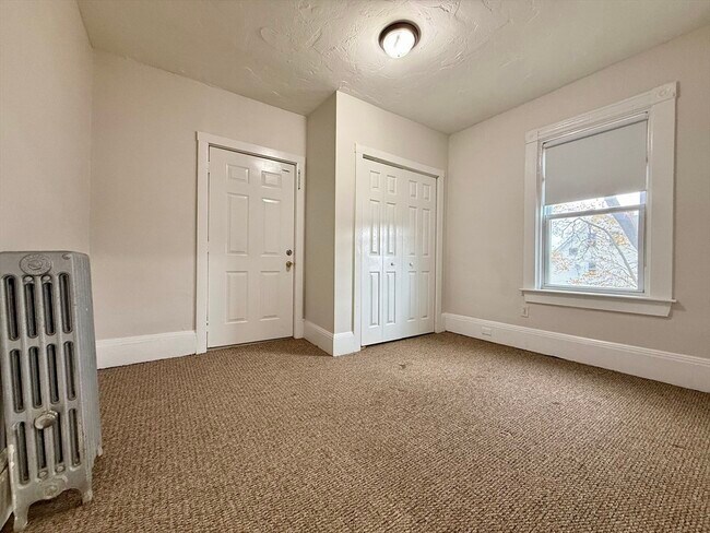 Building Photo - 11 John St