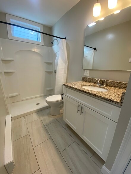 Building Photo - 17 Maywood St