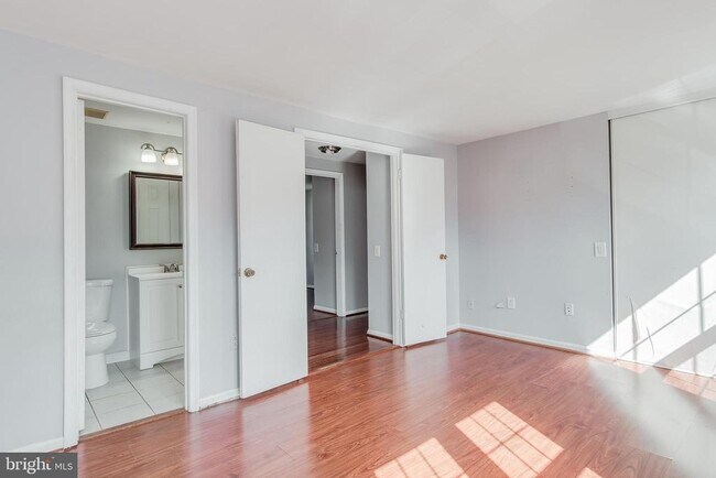 Building Photo - 1847 Dulaney Ct