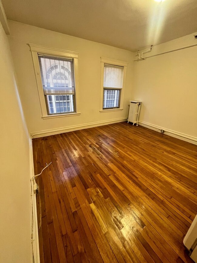 Building Photo - 9/1 No Fee! Updated Studio by Northeastern, Symphony
