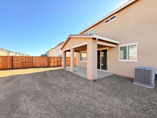 Building Photo - 2 WEEKS FREE RENT February Special - Beautiful 2 Story Home Ready To Be Home!