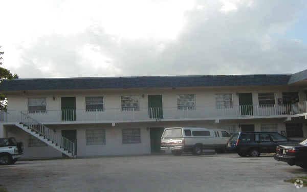 Building Photo - 100 SW 9th St Ft. Lauderdale, FL 33315