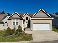 Building Photo - 111 Woodcreek Cir
