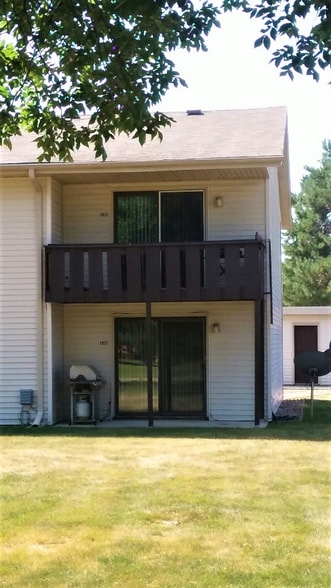 Building Photo - 1923 NW Hickory Ln