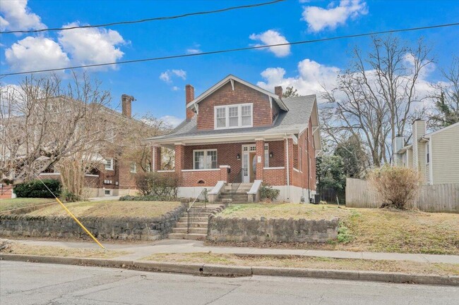 Building Photo - 1144 Wasena Ave SW