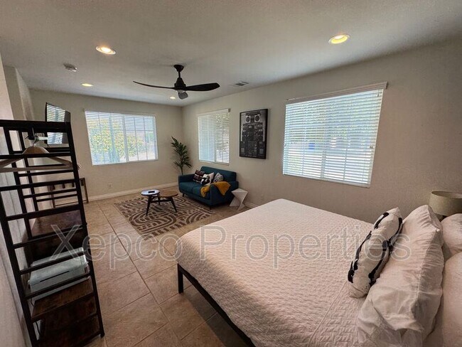 Building Photo - 80746 Diamondback Trail