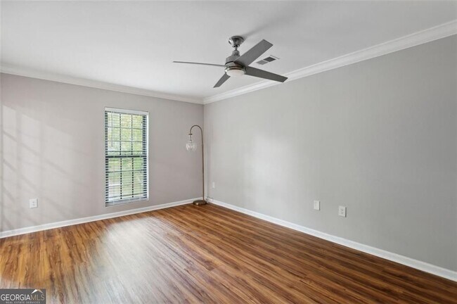 Building Photo - 23214 Plantation Dr NE