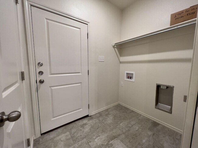 Building Photo - 5508 Lehigh St