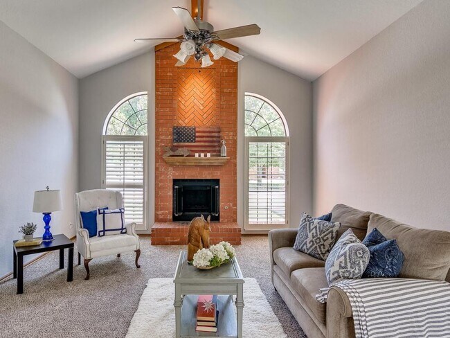 Building Photo - 18513 Chestnut Oak Dr