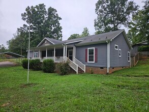 Building Photo - TR House