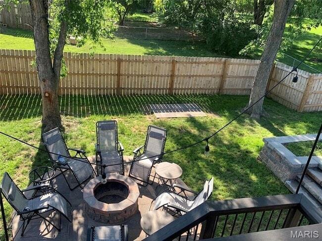 Building Photo - 341 Della Dr