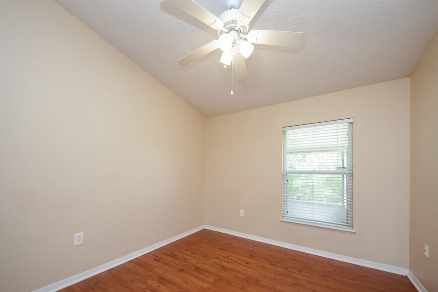 Building Photo - 3257 Hunters Chase Loop
