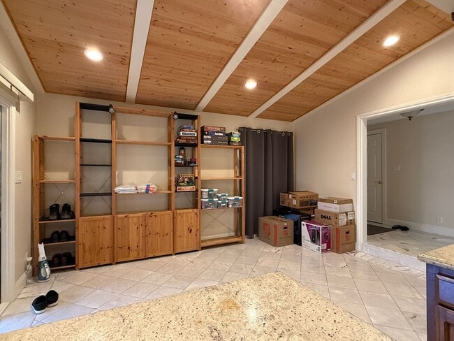 Building Photo - Spacious South San Jose Home with 3 Bedroo...