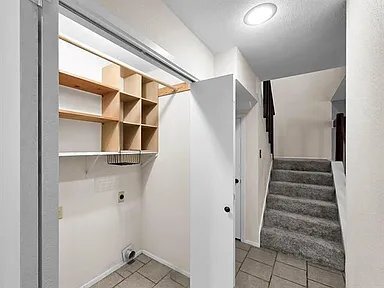 Building Photo - 1084 Sunmeadow Dr