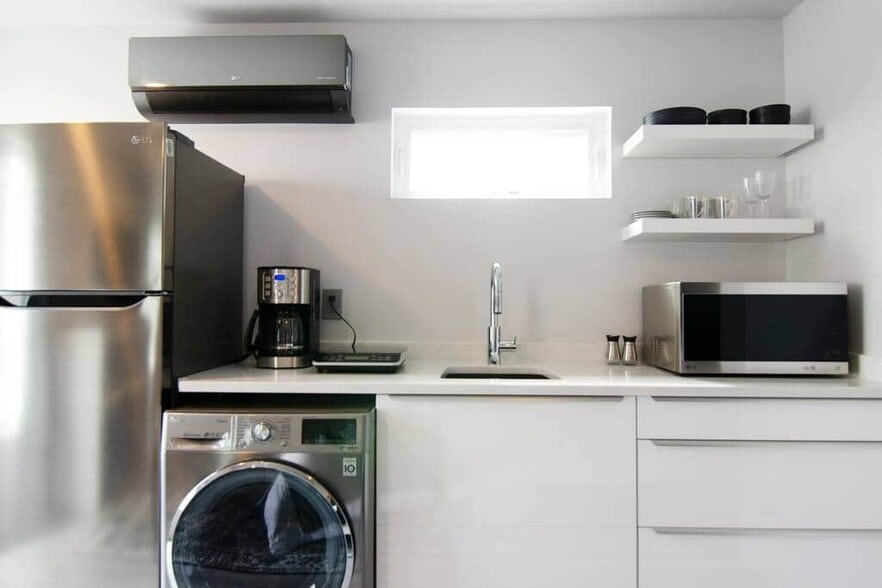 Building Photo - 12 Nutwold Ave