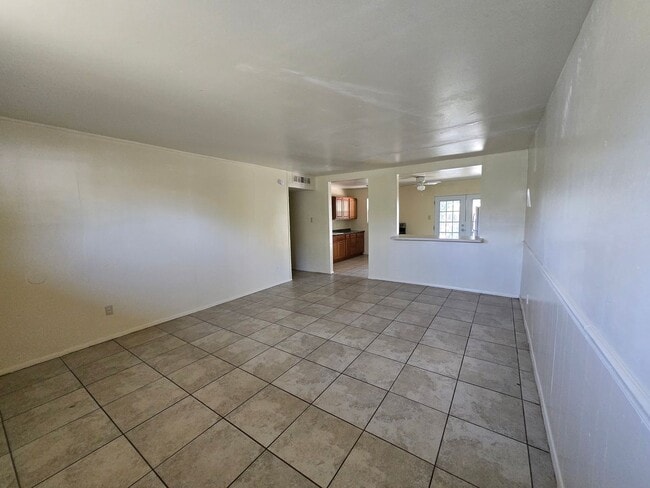 Building Photo - New flooring throughout!