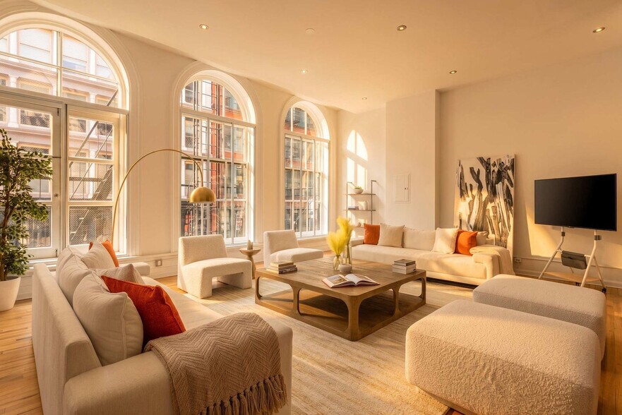 Building Photo - 508 Broadway-SI ID1035011P