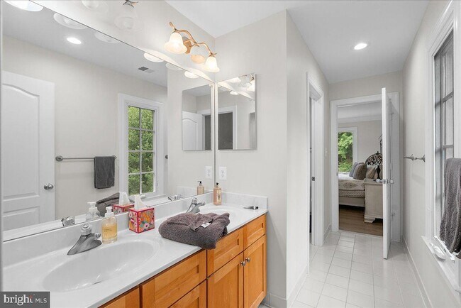 Building Photo - 20589 Myers Pl