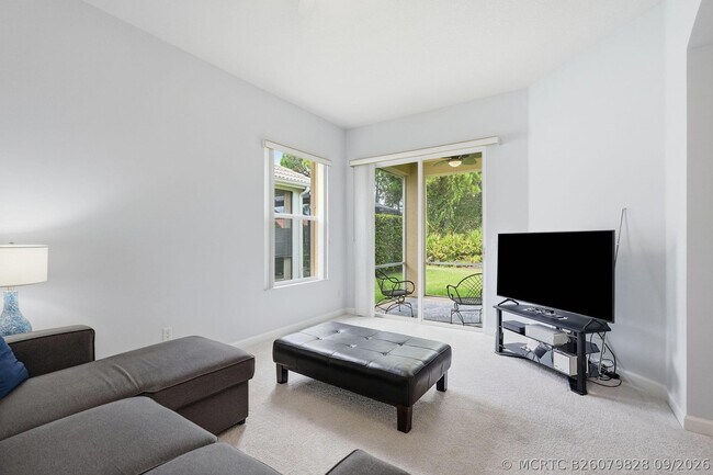 Building Photo - 707 SW San Salvador Cv