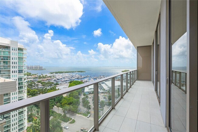 Building Photo - 2655 S Bayshore Dr