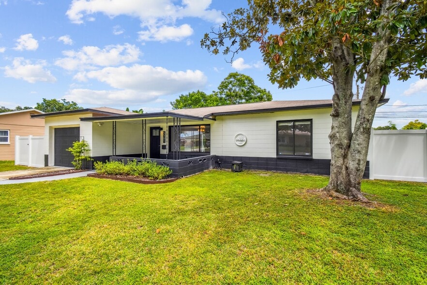 Building Photo - 5301 17th St N