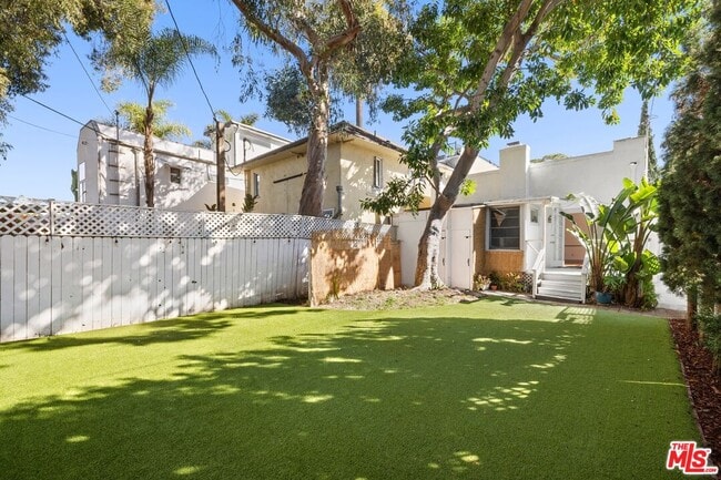 Building Photo - 153 Hollister Ave