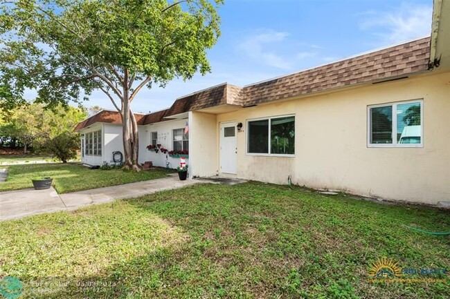 Building Photo - 3649 SW Natura Ave