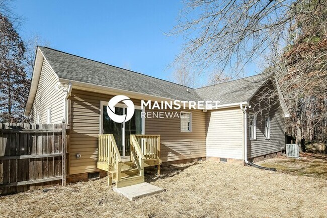 Building Photo - 3 Bedroom Pet-Friendly Home in Thomasville, NC with Main Street Renewal