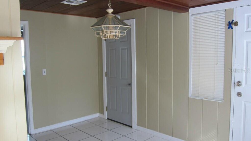 Building Photo - 815 Bay St