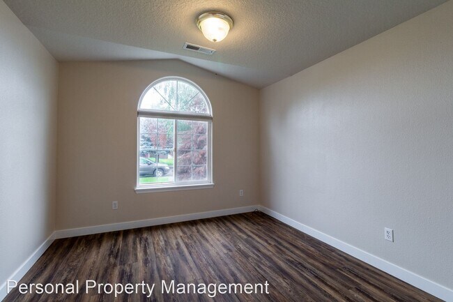 Building Photo - 3 br, 2 bath House - 15905 NE 89th St