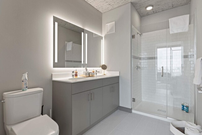 Building Photo - 1314 W Randolph St