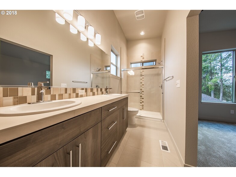 Building Photo - 14450 SW Aiken Ln