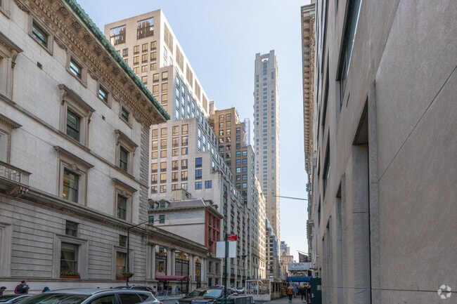 Building Photo - 520 Park Ave