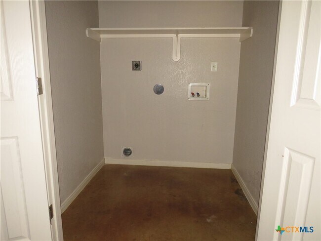 Building Photo - 4409 Brutus Ln