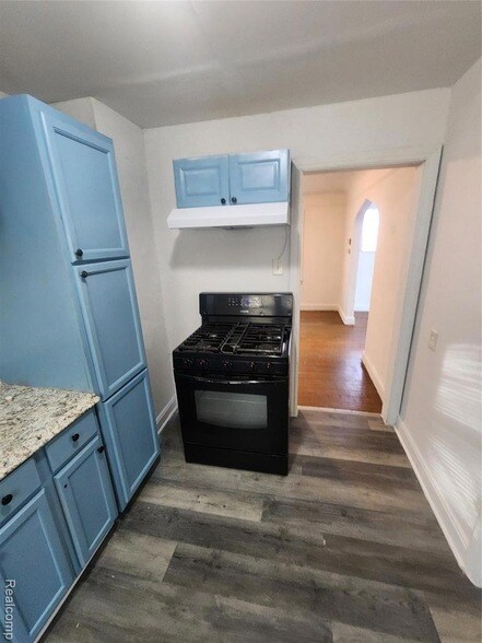 Building Photo - 16723 Asbury Park