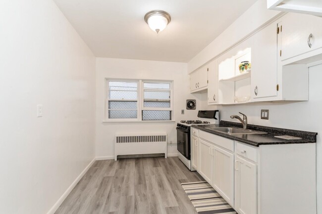 Building Photo - 169 McAdoo Ave