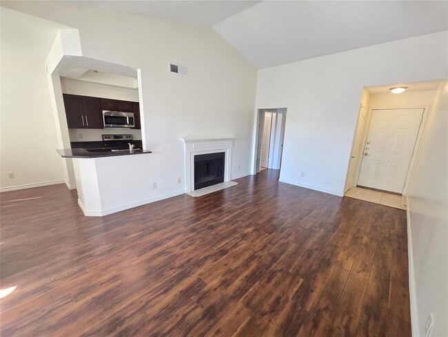 Building Photo - 6000 Shepherd Mountain Cove