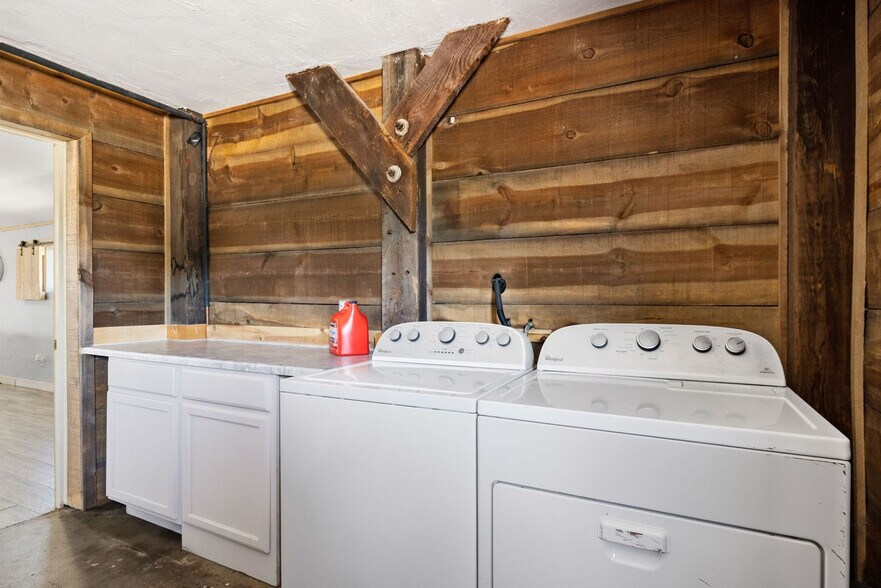 Building Photo - 7625 N Williamson Valley Rd