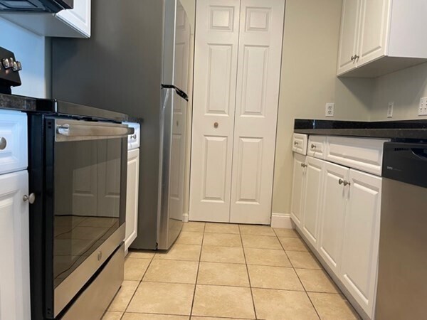 Building Photo - 8-12 Museum Way