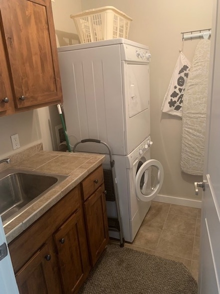 Building Photo - 6300 Locarno Dr