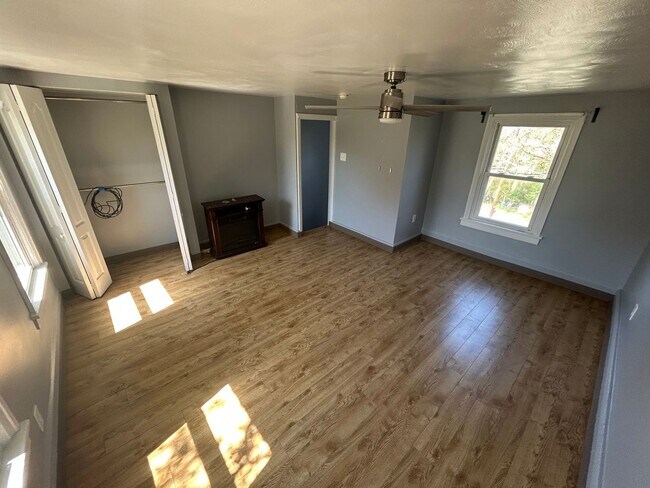 Building Photo - WestonWay633-635