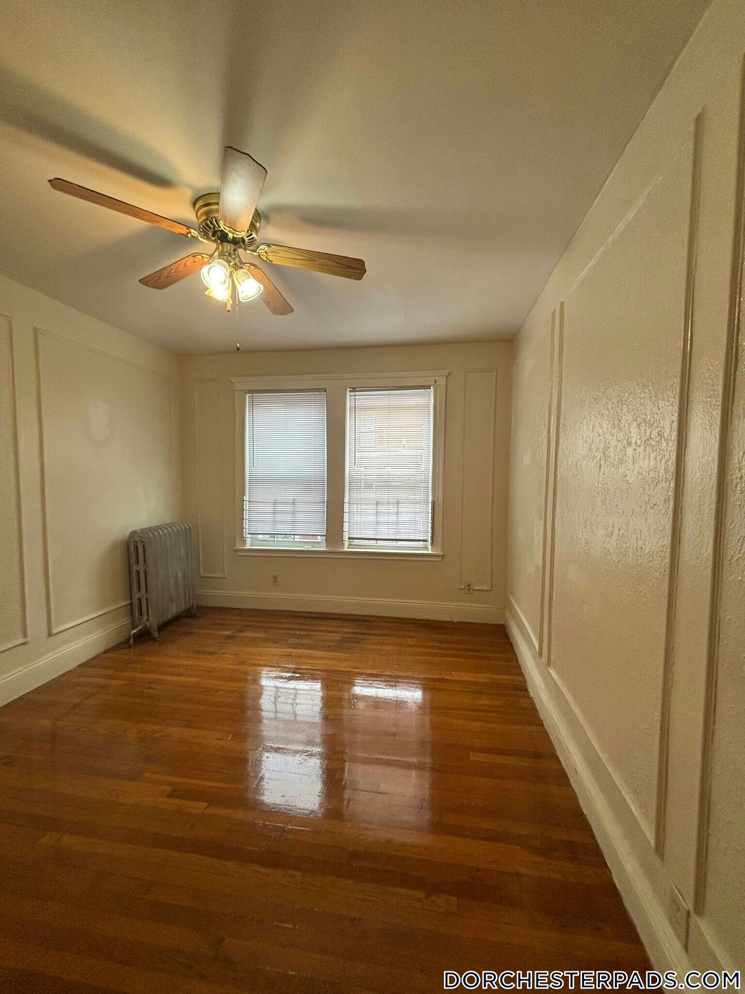 Building Photo - 19 Mora St