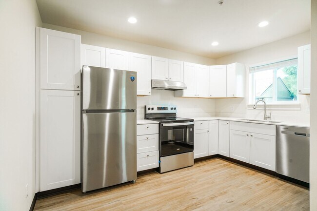 Building Photo - Stunning New Construction 1 Bedroom Cottages